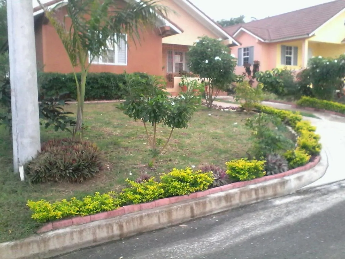 Heartland Estate Hotel Priory Guest house